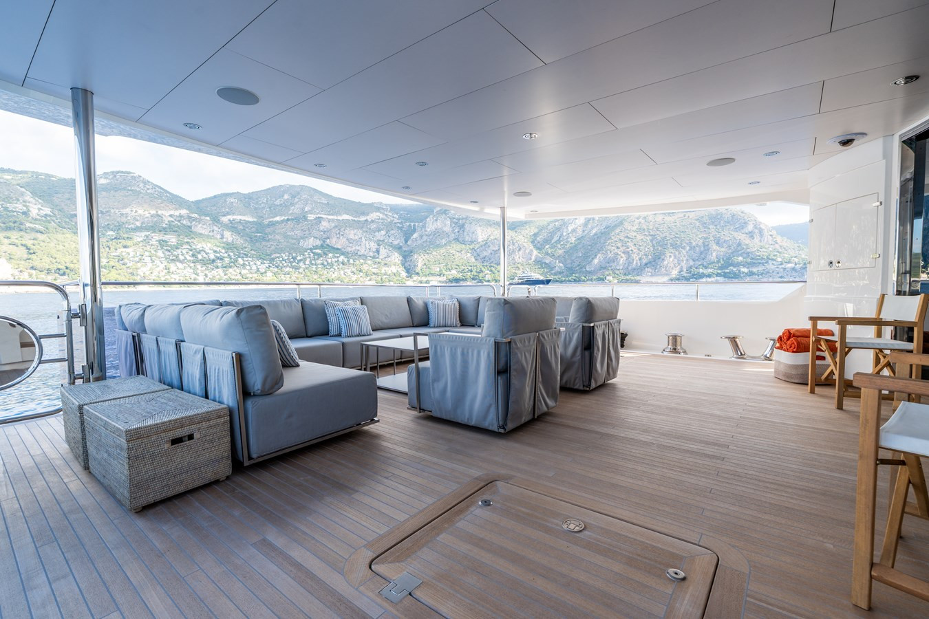https://arconyachts.ams3.digitaloceanspaces.com/61678/conversions/large_4773281-optimize.jpg