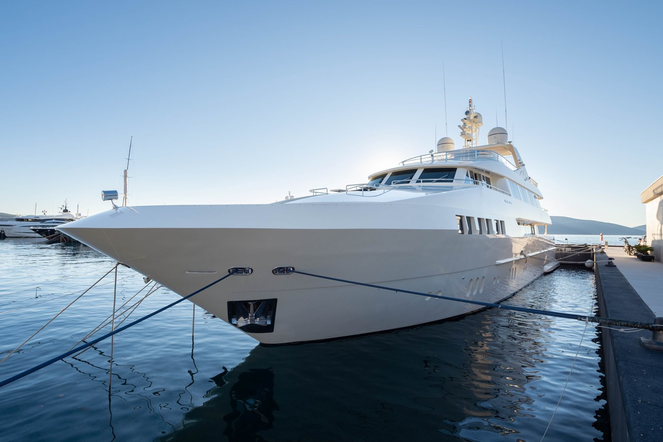 https://arconyachts.ams3.digitaloceanspaces.com/61699/conversions/large_3390375-optimize.jpg