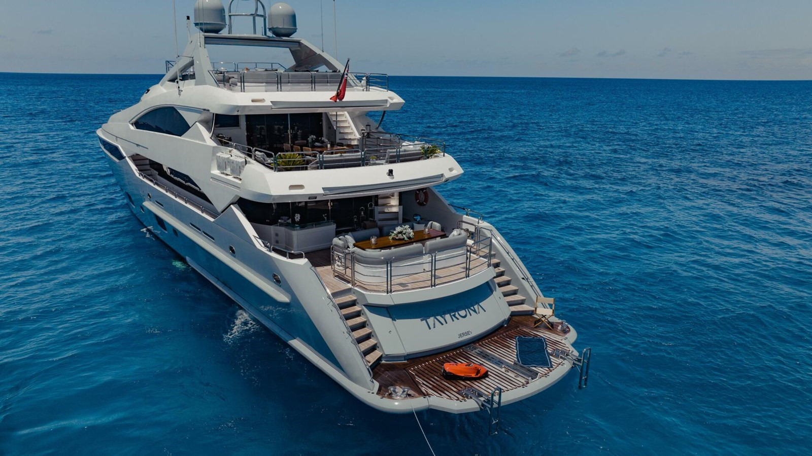 https://arconyachts.ams3.digitaloceanspaces.com/61769/conversions/large_4064809-optimize.jpg