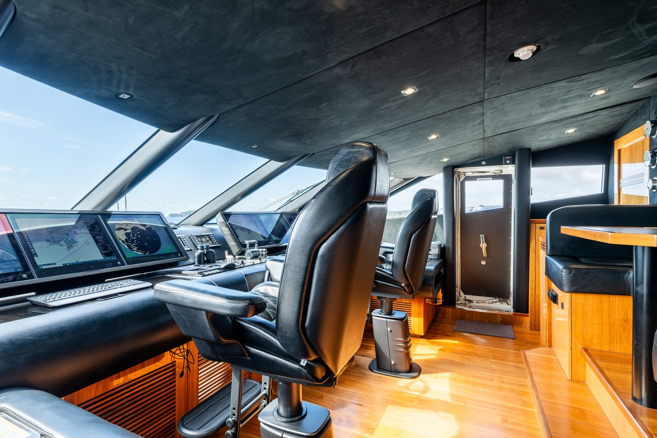 https://arconyachts.ams3.digitaloceanspaces.com/61791/conversions/large_4773332-optimize.jpg