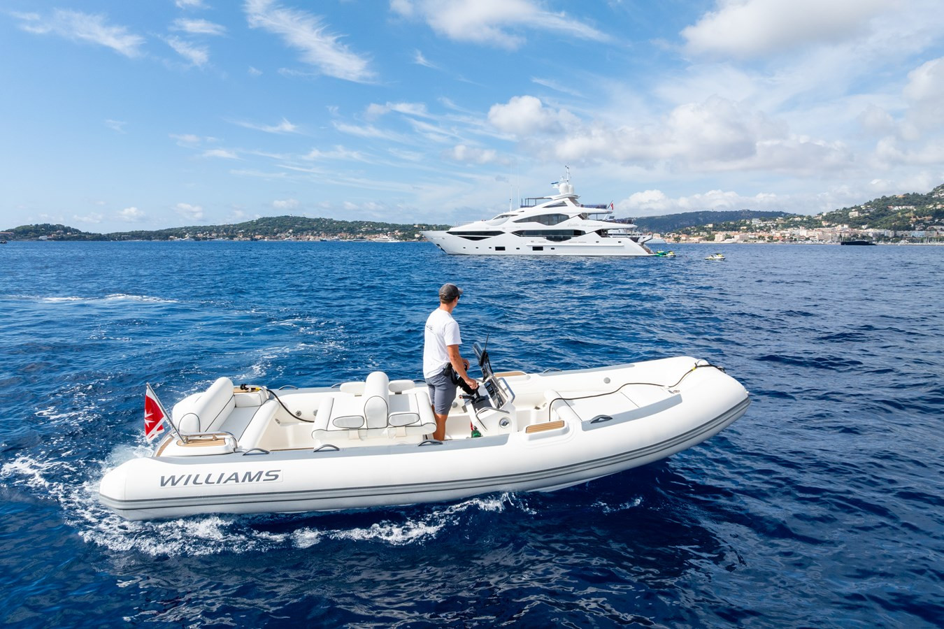 https://arconyachts.ams3.digitaloceanspaces.com/61814/conversions/large_4773328-optimize.jpg
