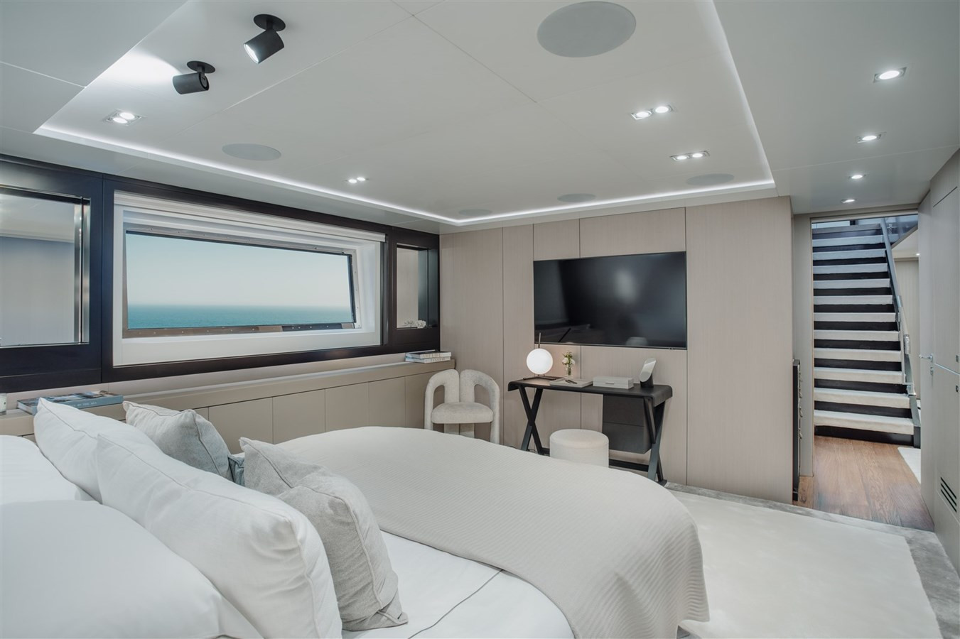 https://arconyachts.ams3.digitaloceanspaces.com/61817/conversions/large_4398231-optimize.jpg