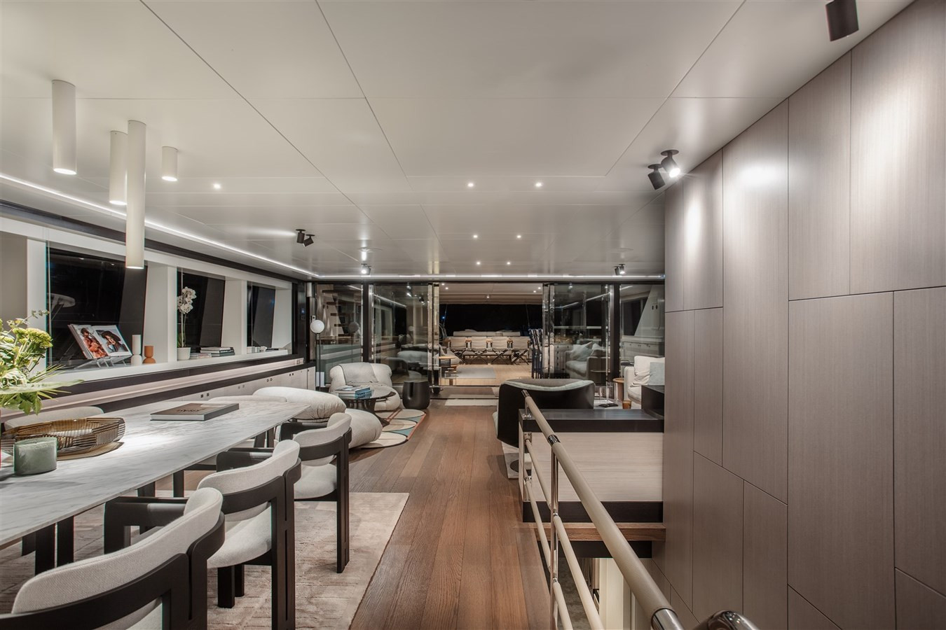 https://arconyachts.ams3.digitaloceanspaces.com/61835/conversions/large_4398238-optimize.jpg