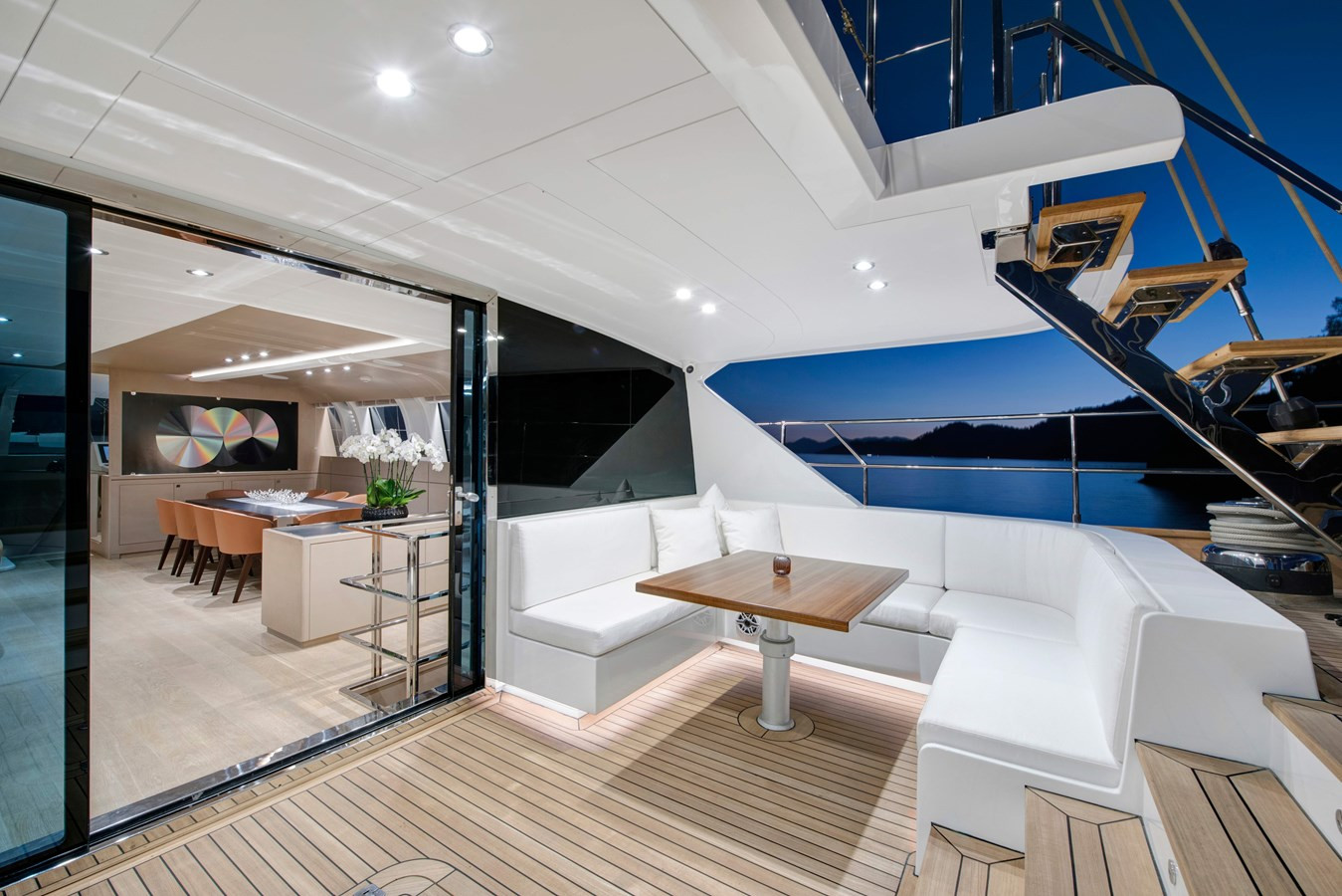 https://arconyachts.ams3.digitaloceanspaces.com/61888/conversions/large_4565817-optimize.jpg