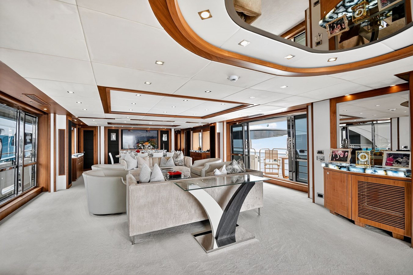 https://arconyachts.ams3.digitaloceanspaces.com/61991/conversions/large_4834897-optimize.jpg