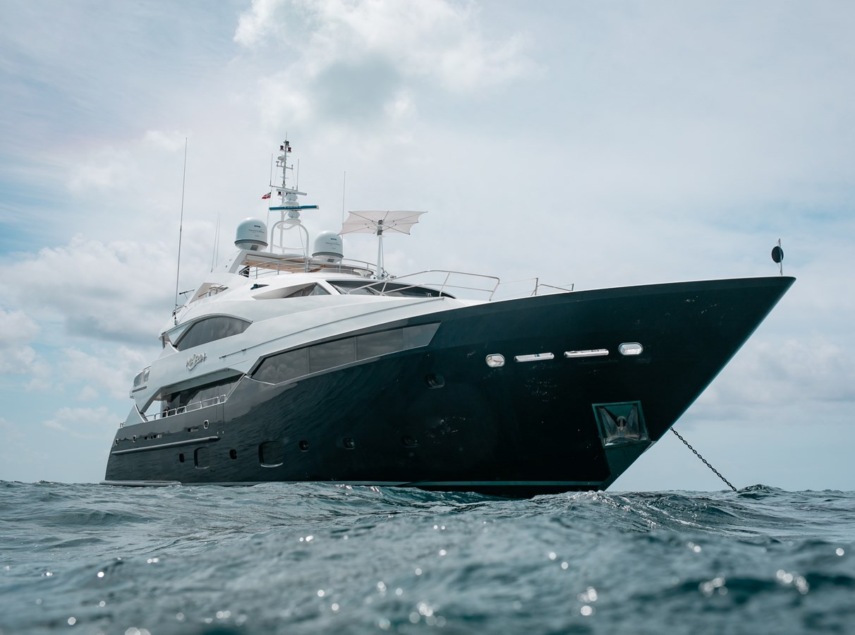 https://arconyachts.ams3.digitaloceanspaces.com/62075/conversions/large_3569404-optimize.jpg