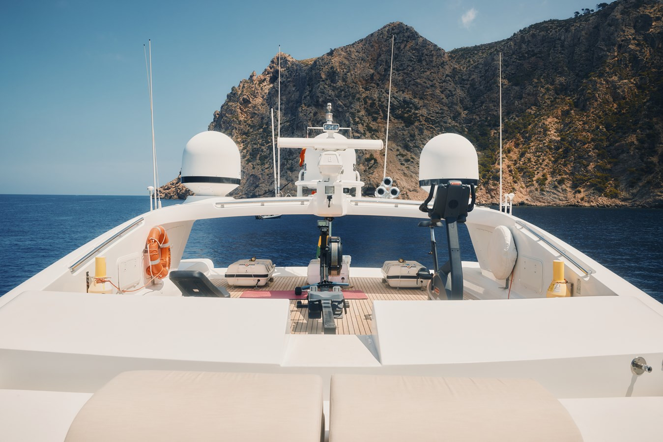 https://arconyachts.ams3.digitaloceanspaces.com/62088/conversions/large_4694440-optimize.jpg