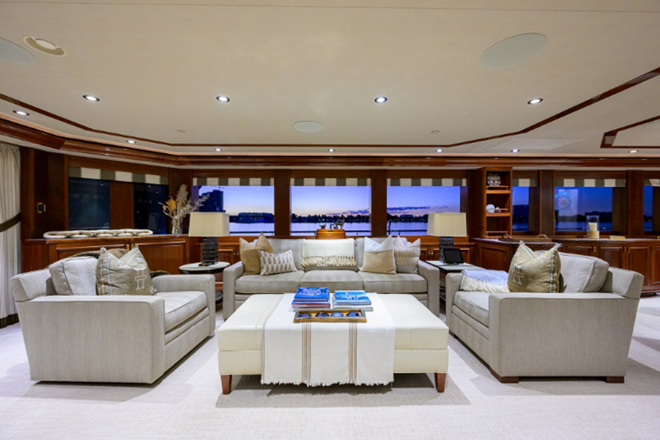 https://arconyachts.ams3.digitaloceanspaces.com/62114/conversions/large_4167662-optimize.jpg
