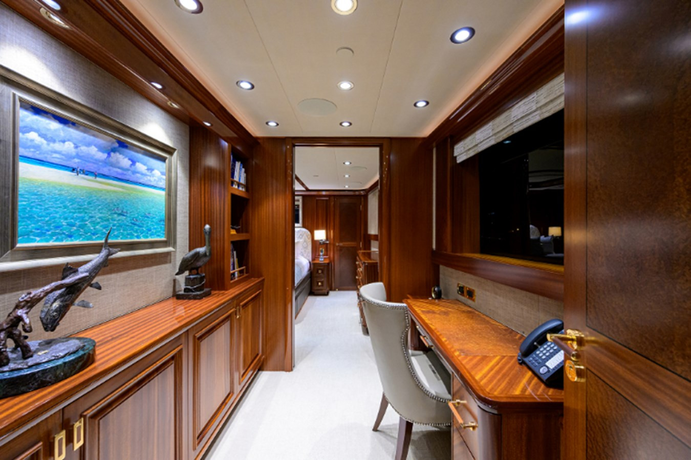 https://arconyachts.ams3.digitaloceanspaces.com/62138/conversions/large_4167673-optimize.jpg