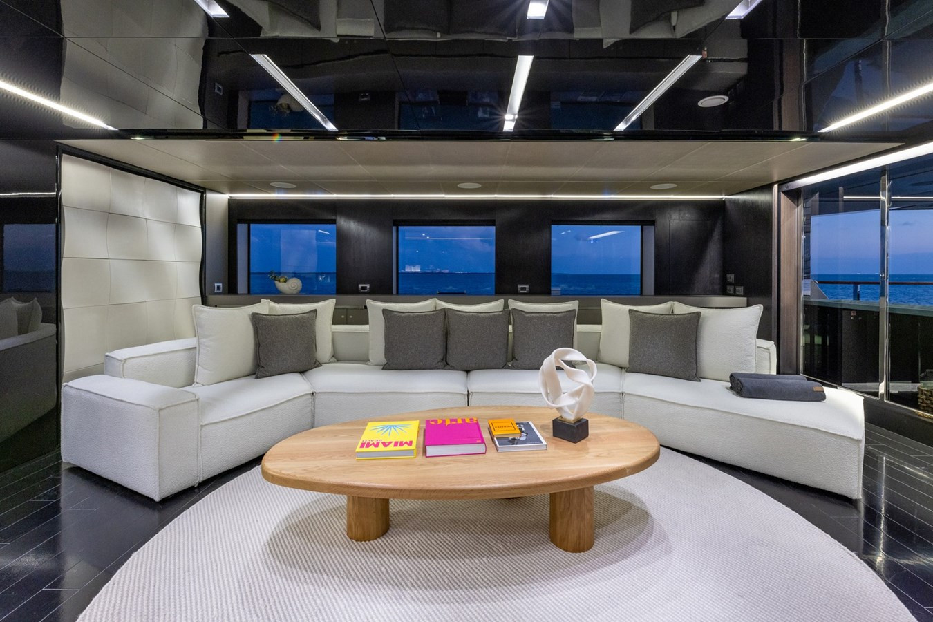 https://arconyachts.ams3.digitaloceanspaces.com/62183/conversions/large_4380403-optimize.jpg