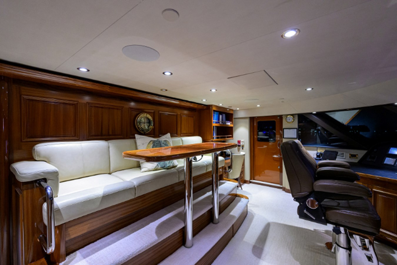 https://arconyachts.ams3.digitaloceanspaces.com/62191/conversions/large_4167690-optimize.jpg
