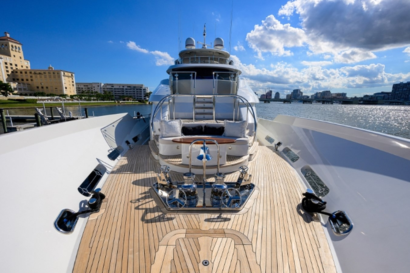 https://arconyachts.ams3.digitaloceanspaces.com/62220/conversions/large_4167652-optimize.jpg