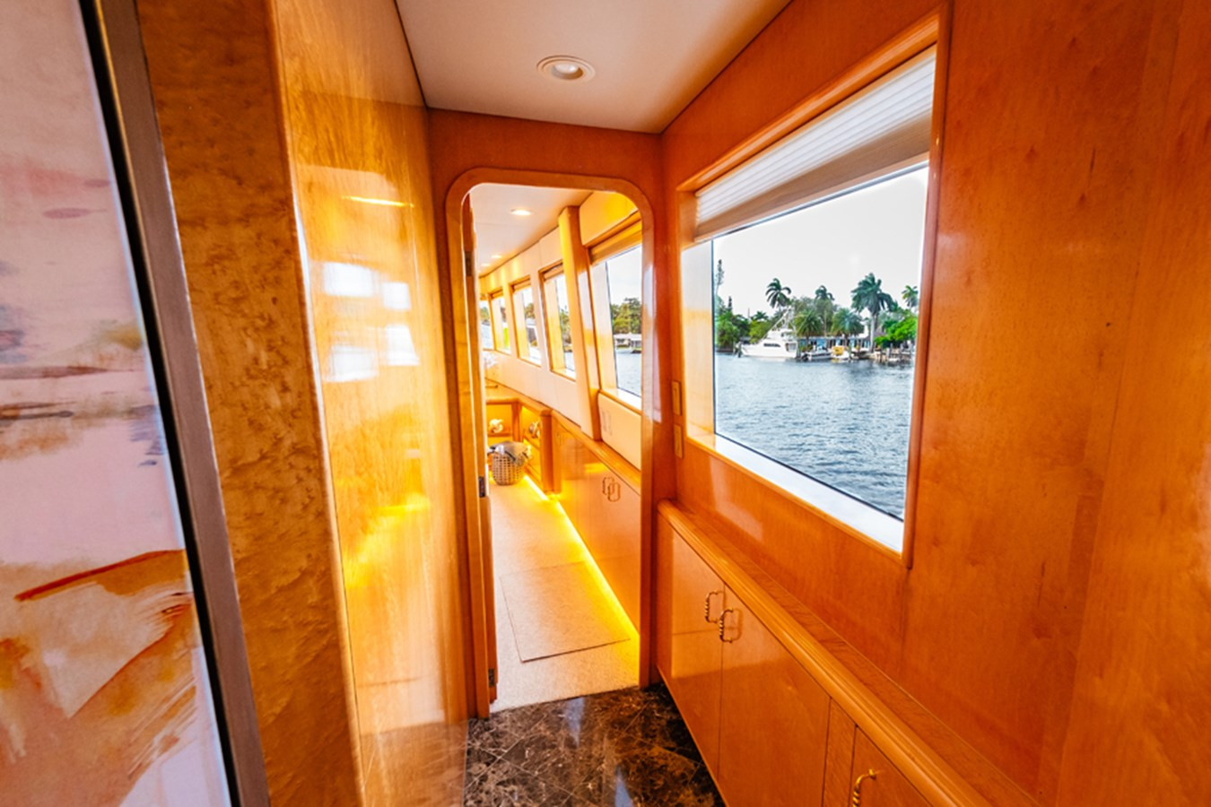 https://arconyachts.ams3.digitaloceanspaces.com/62278/conversions/large_4757122-optimize.jpg