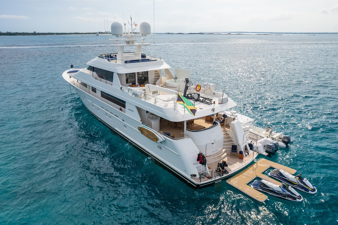 https://arconyachts.ams3.digitaloceanspaces.com/62303/conversions/large_4818352-optimize.jpg