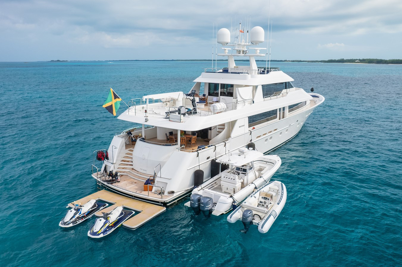 https://arconyachts.ams3.digitaloceanspaces.com/62306/conversions/large_4818350-optimize.jpg