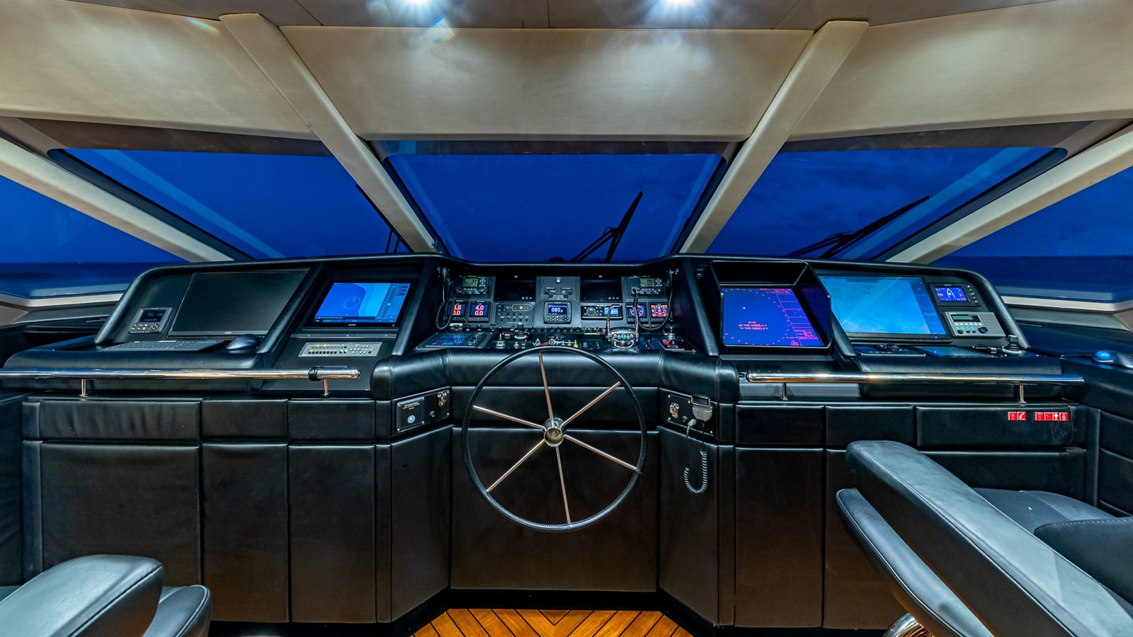 https://arconyachts.ams3.digitaloceanspaces.com/62322/conversions/large_4796763-optimize.jpg