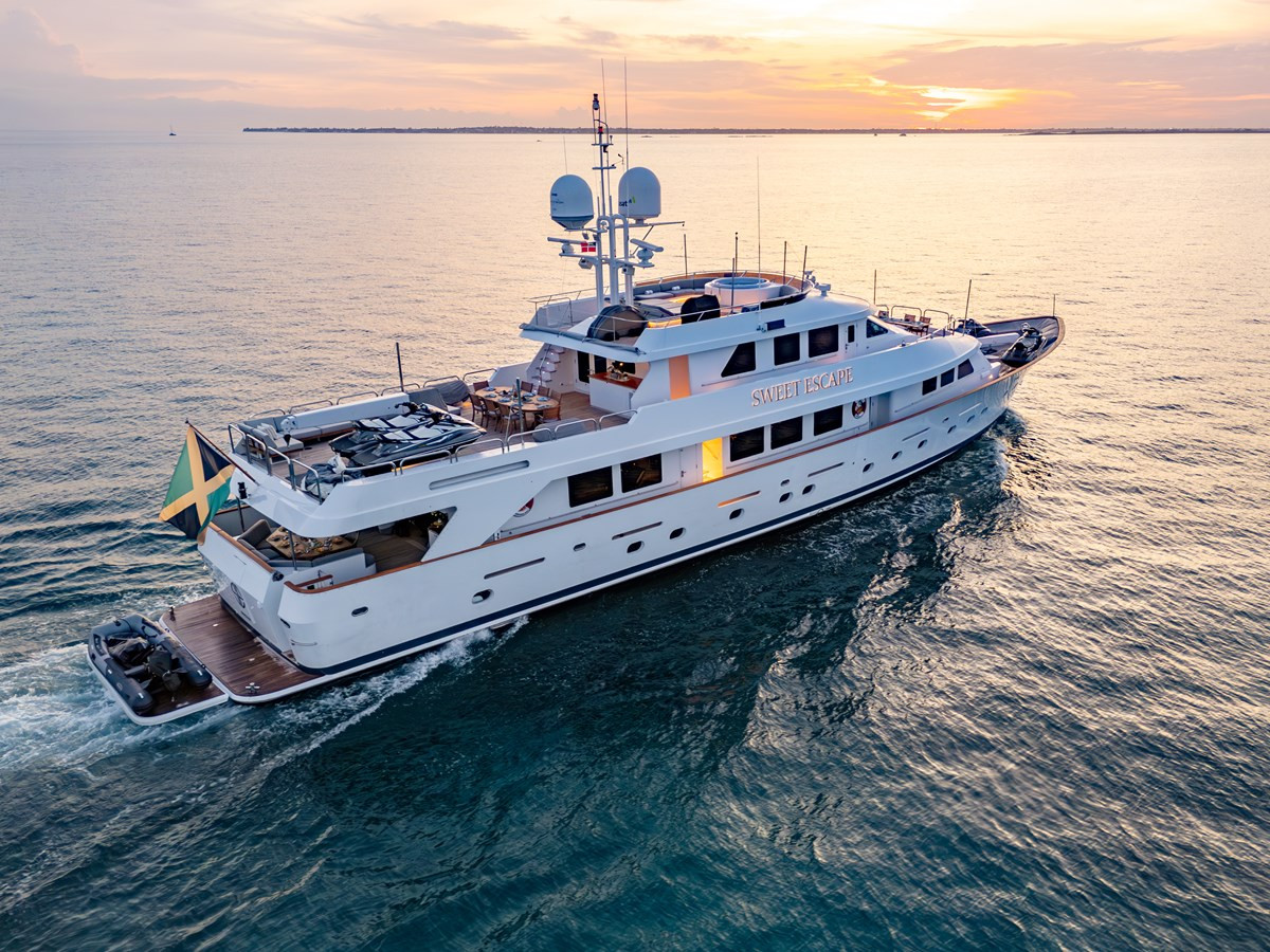 https://arconyachts.ams3.digitaloceanspaces.com/62346/conversions/large_4796771-optimize.jpg
