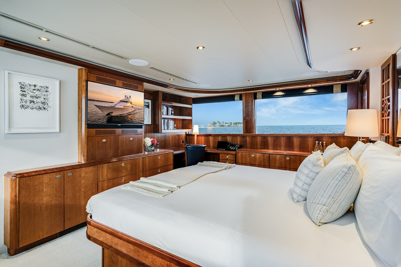 https://arconyachts.ams3.digitaloceanspaces.com/62356/conversions/large_4818330-optimize.jpg