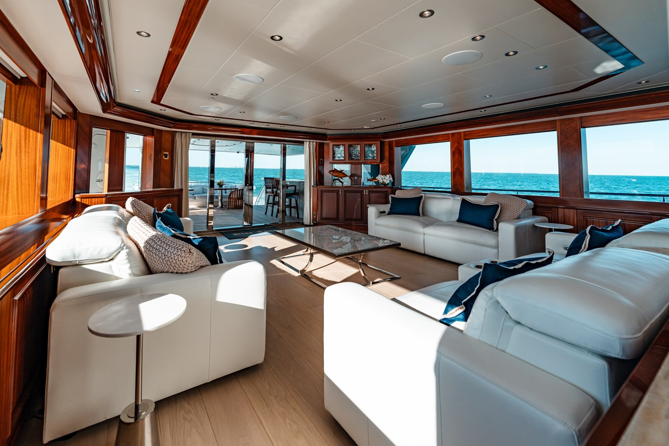 https://arconyachts.ams3.digitaloceanspaces.com/62378/conversions/large_4822113-optimize.jpg
