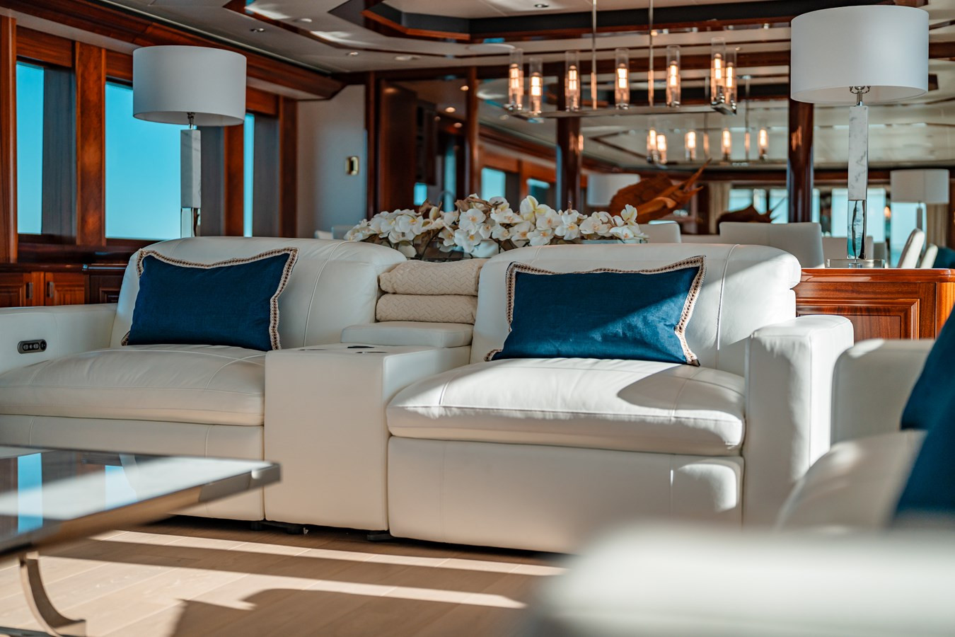 https://arconyachts.ams3.digitaloceanspaces.com/62384/conversions/large_4822117-optimize.jpg