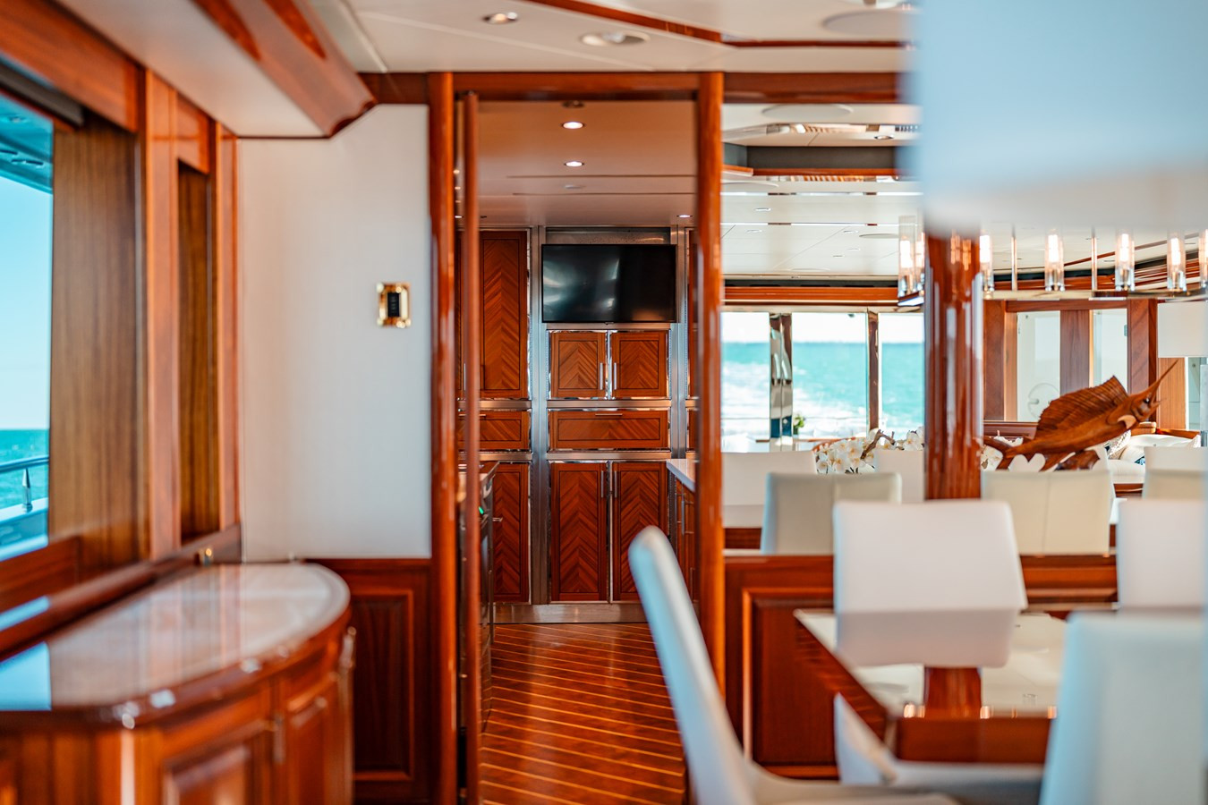 https://arconyachts.ams3.digitaloceanspaces.com/62398/conversions/large_4822132-optimize.jpg