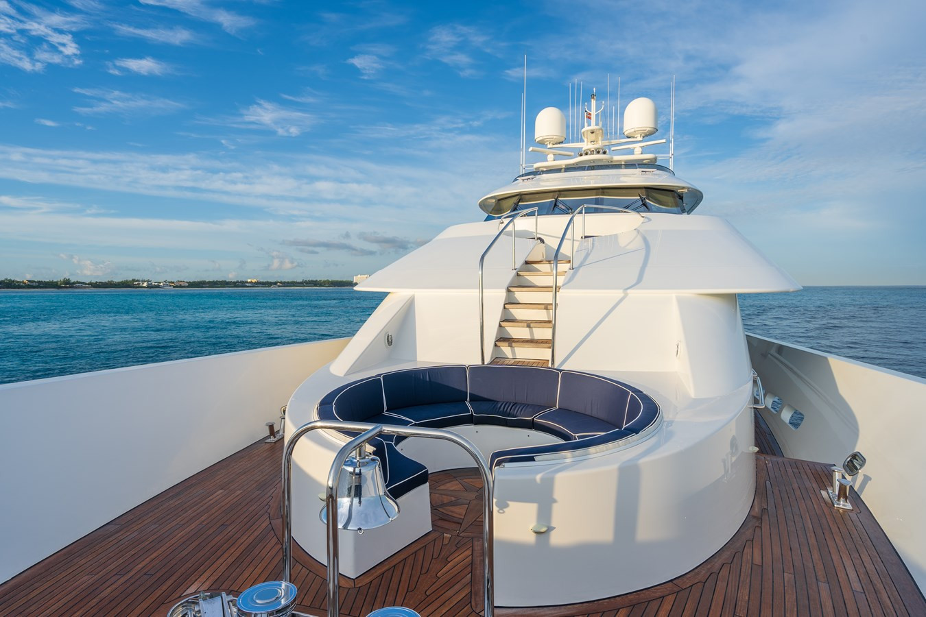 https://arconyachts.ams3.digitaloceanspaces.com/62430/conversions/large_4818339-optimize.jpg