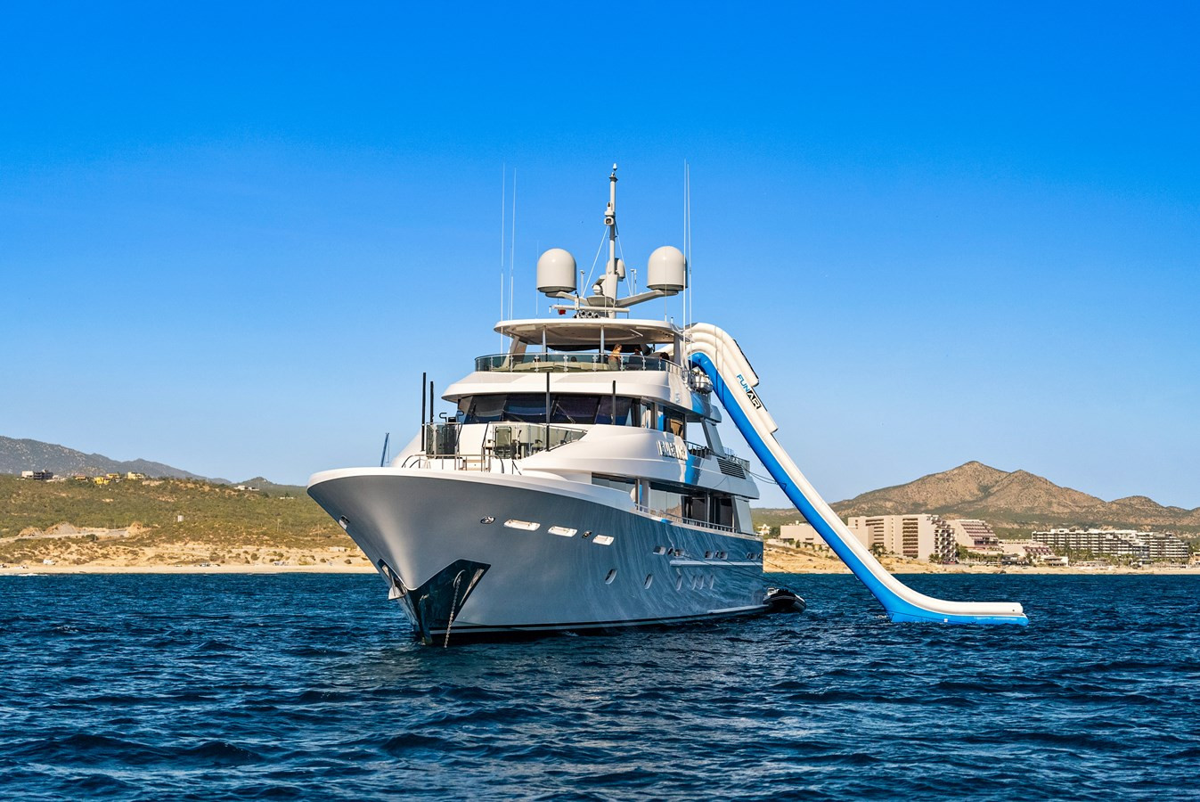 https://arconyachts.ams3.digitaloceanspaces.com/62593/conversions/large_4506265-optimize.jpg