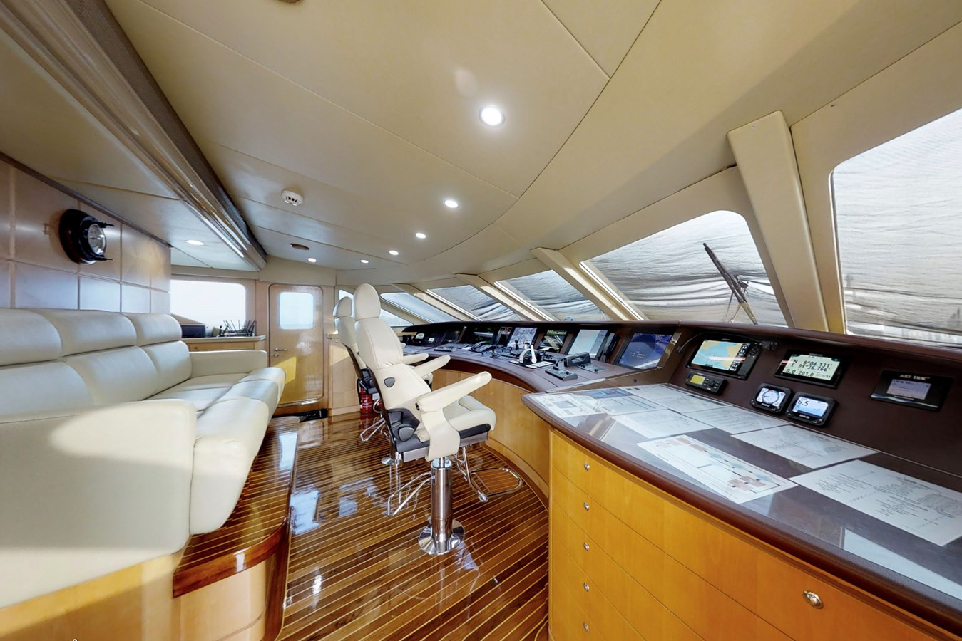 https://arconyachts.ams3.digitaloceanspaces.com/62634/conversions/large_3878072-optimize.jpg