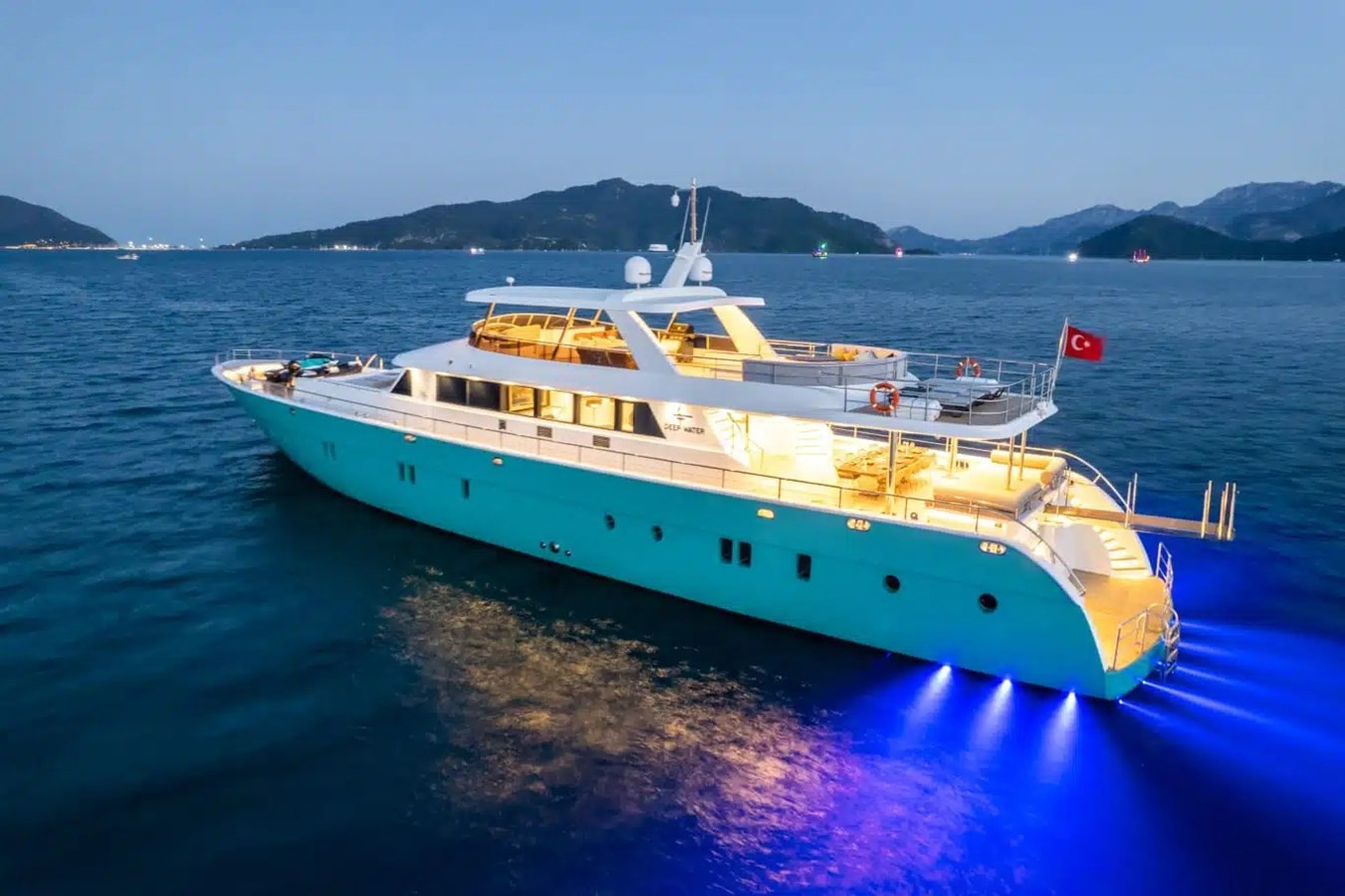 https://arconyachts.ams3.digitaloceanspaces.com/62705/conversions/large_4190969-optimize.jpg