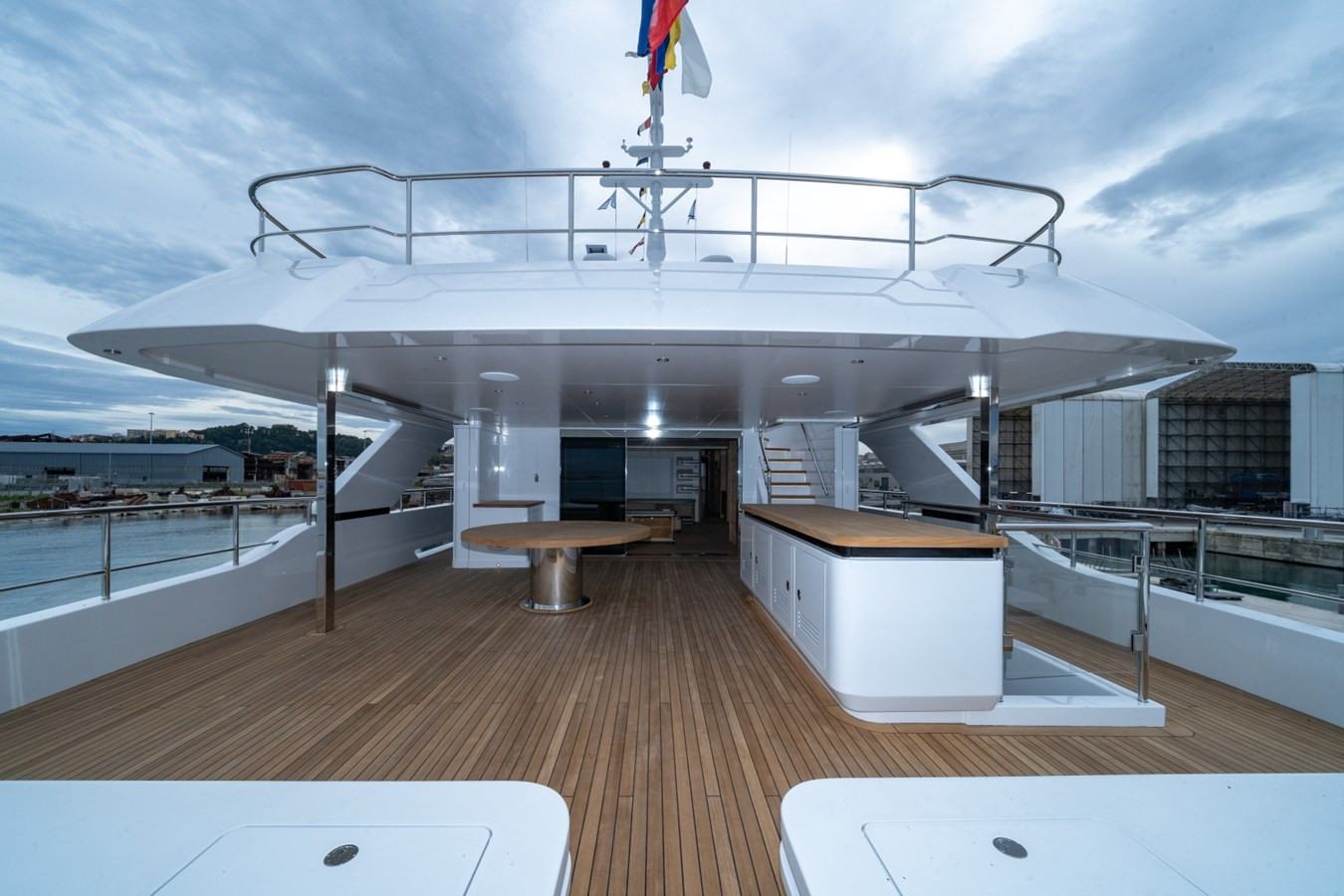 https://arconyachts.ams3.digitaloceanspaces.com/62710/conversions/large_4850834-optimize.jpg