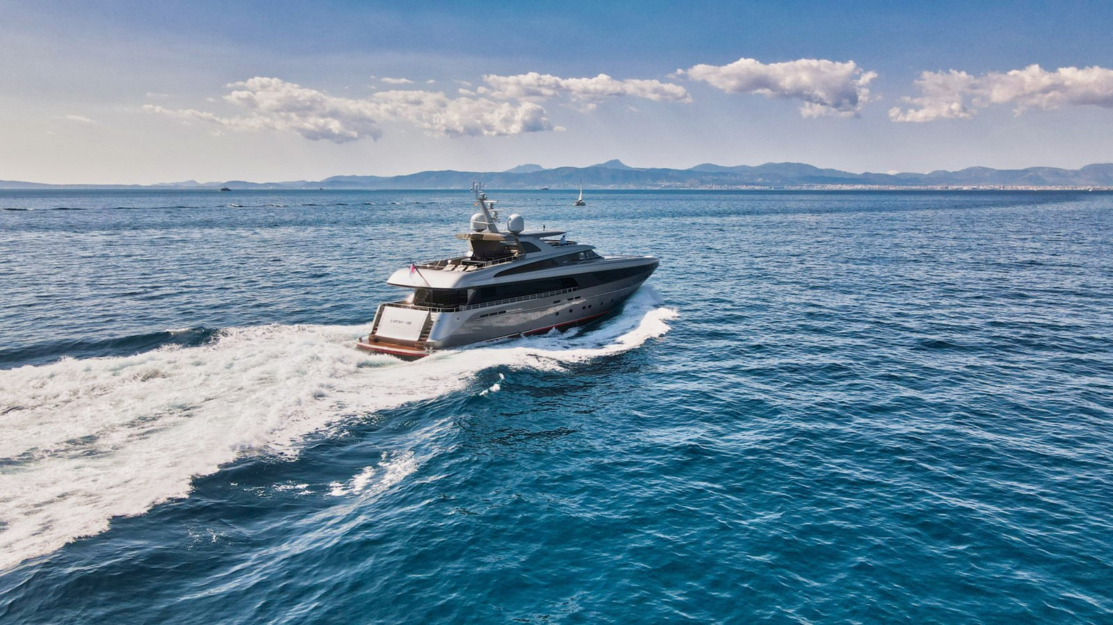 https://arconyachts.ams3.digitaloceanspaces.com/62792/conversions/large_4748372-optimize.jpg