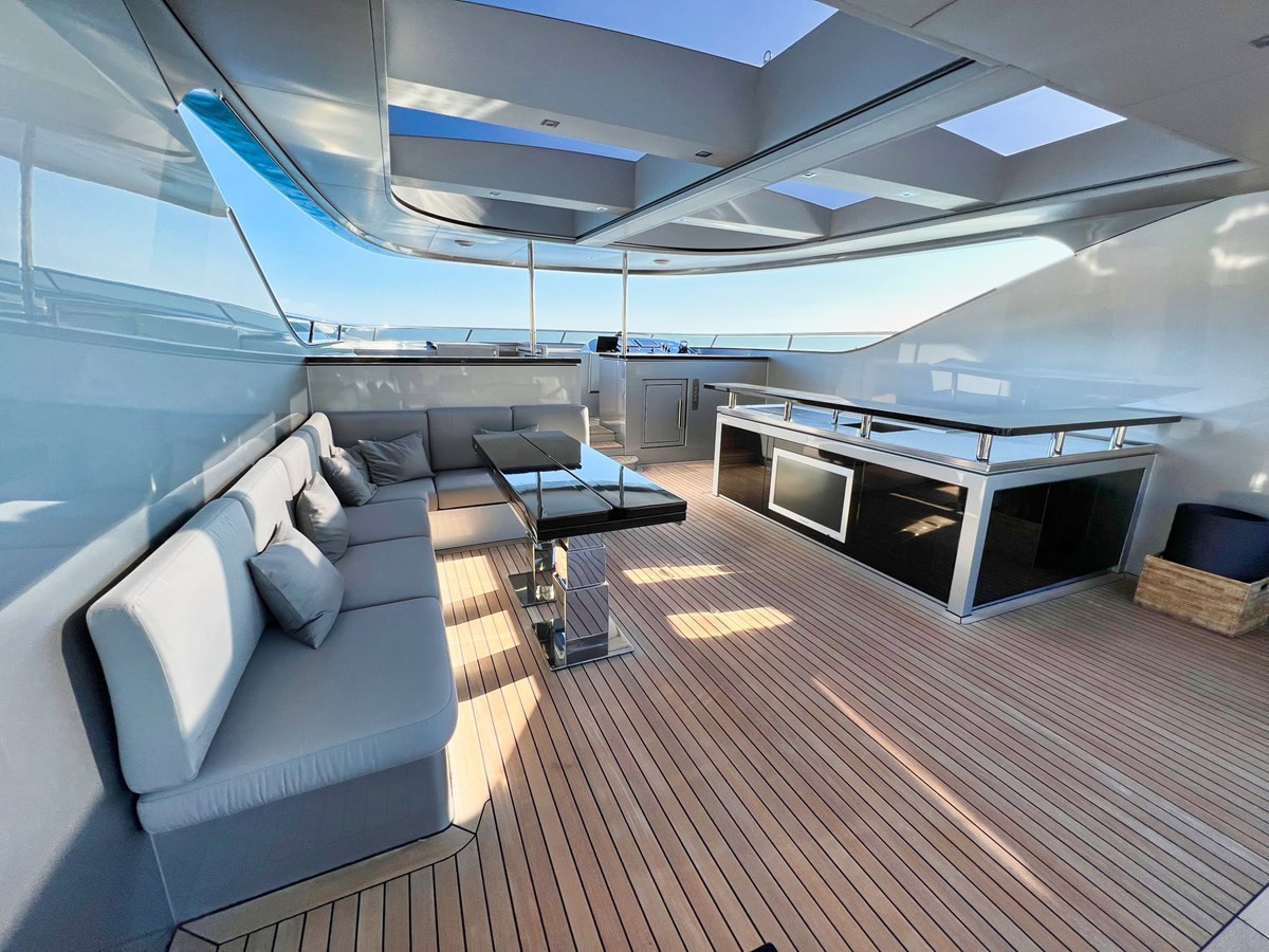 https://arconyachts.ams3.digitaloceanspaces.com/62836/conversions/large_4748390-optimize.jpg