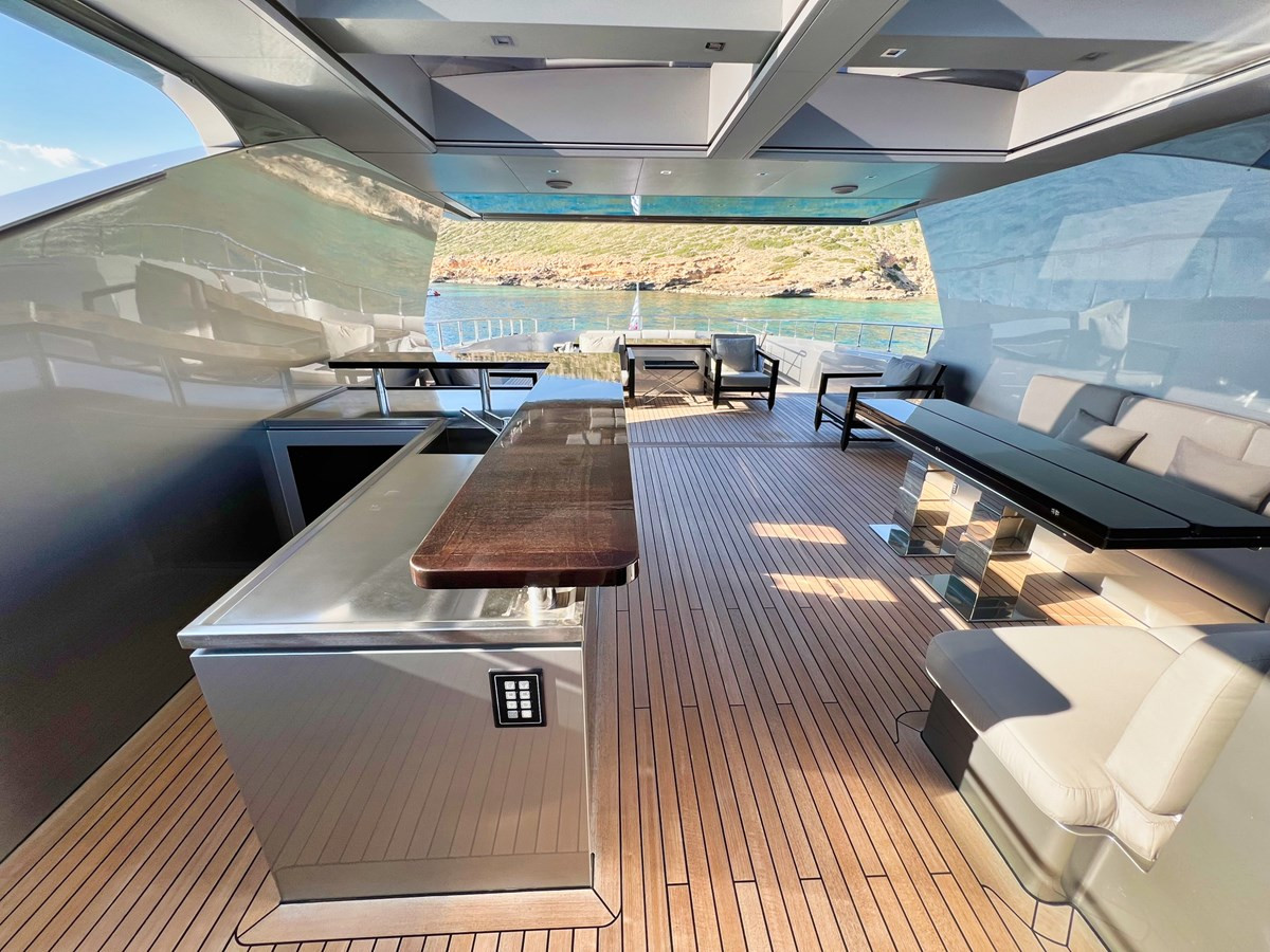 https://arconyachts.ams3.digitaloceanspaces.com/62838/conversions/large_4748392-optimize.jpg