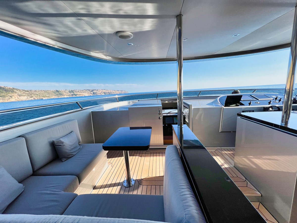 https://arconyachts.ams3.digitaloceanspaces.com/62843/conversions/large_4748394-optimize.jpg