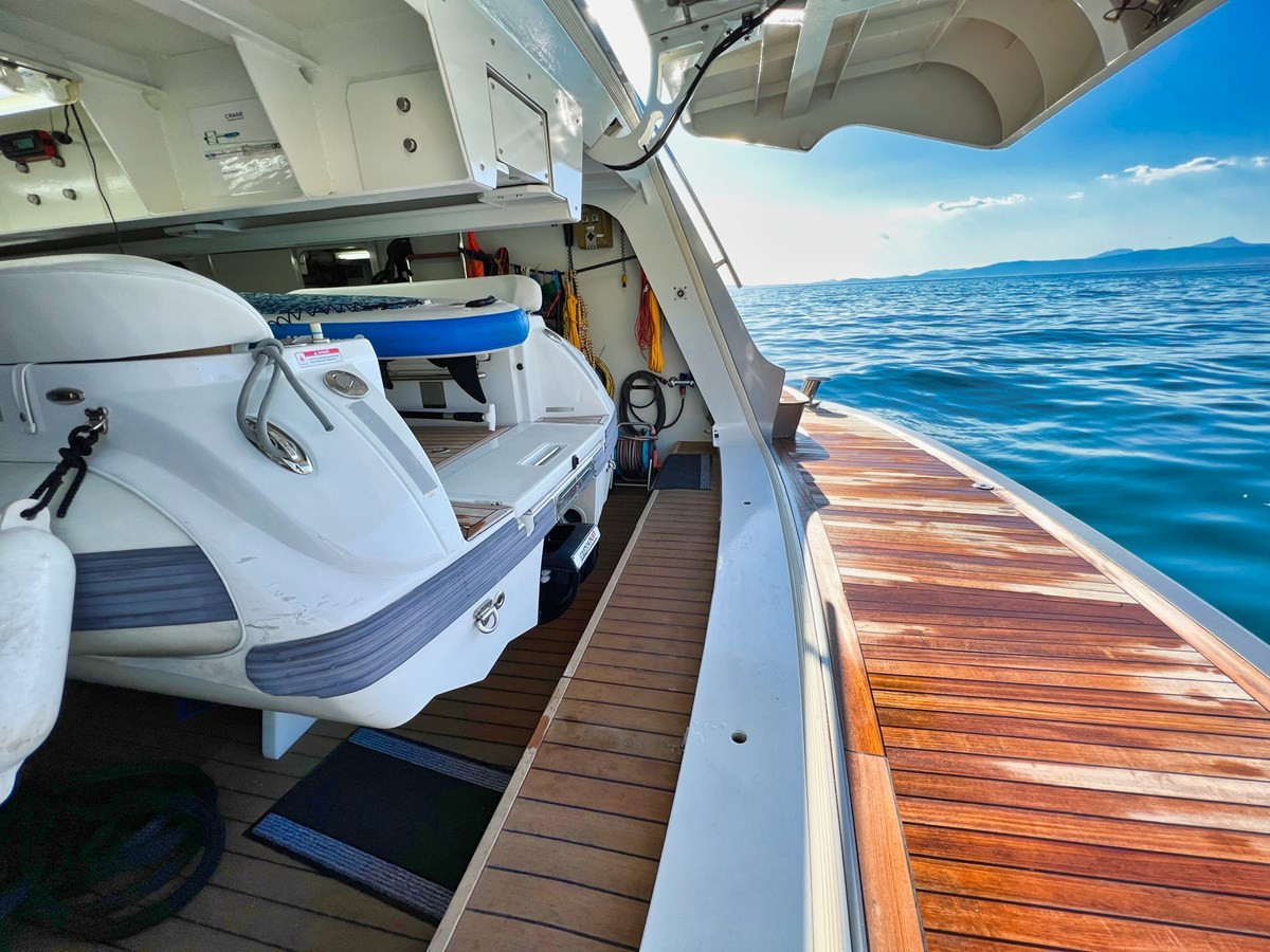https://arconyachts.ams3.digitaloceanspaces.com/62848/conversions/large_4748396-optimize.jpg