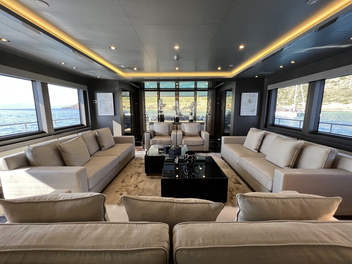 https://arconyachts.ams3.digitaloceanspaces.com/62857/conversions/large_4748399-optimize.jpg