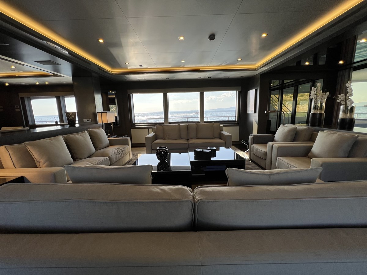 https://arconyachts.ams3.digitaloceanspaces.com/62868/conversions/large_4748403-optimize.jpg