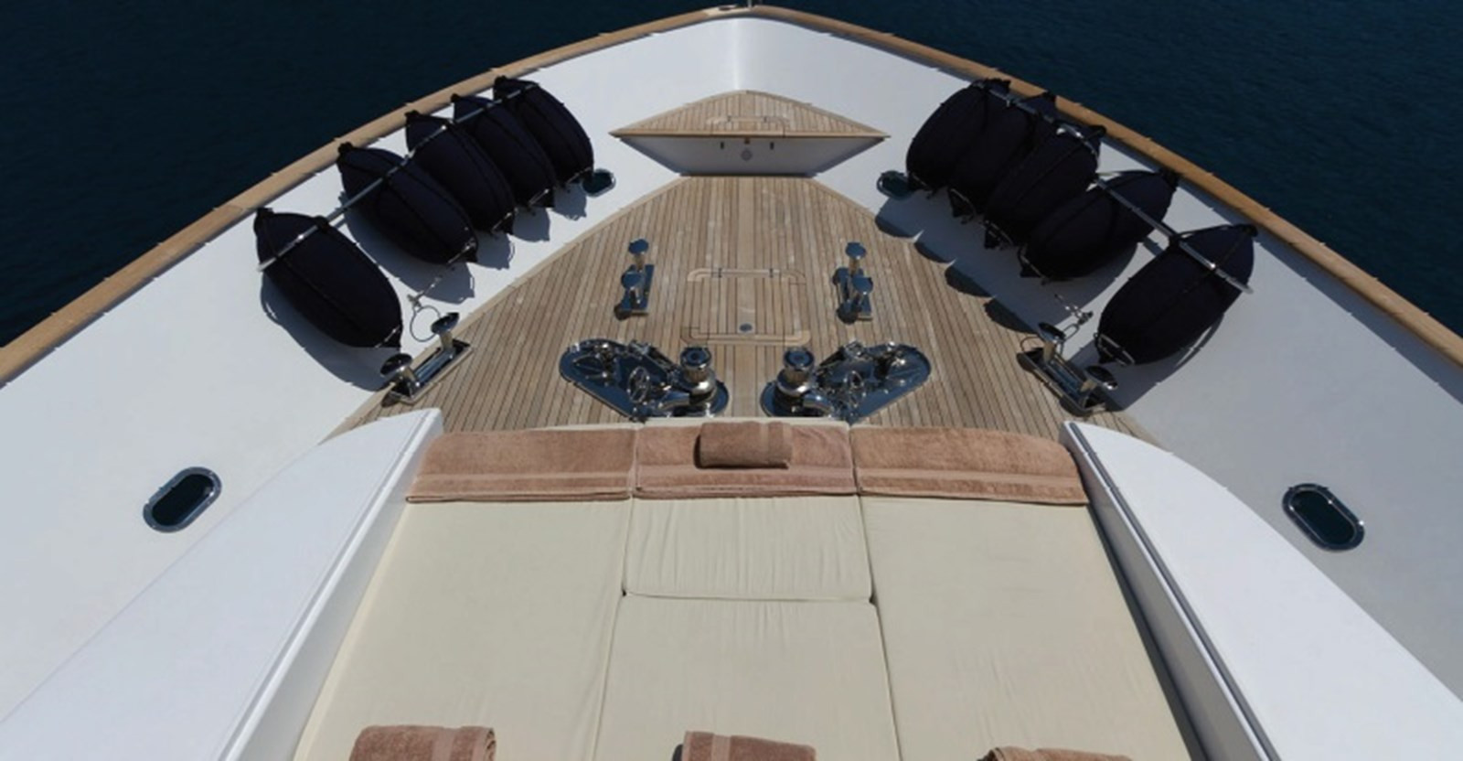 https://arconyachts.ams3.digitaloceanspaces.com/63066/conversions/large_4557265-optimize.jpg