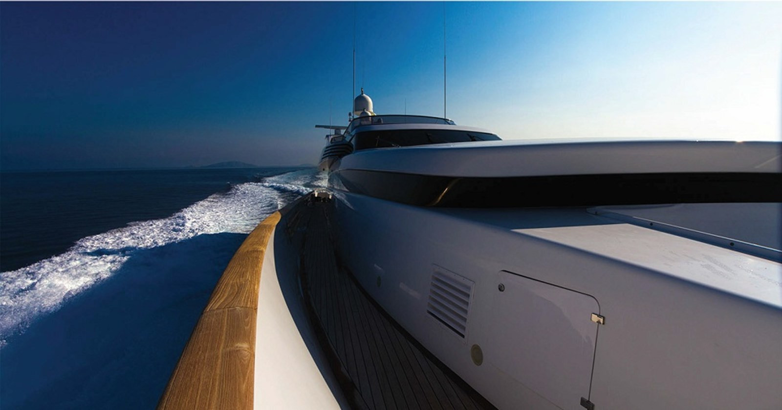 https://arconyachts.ams3.digitaloceanspaces.com/63071/conversions/large_4557267-optimize.jpg
