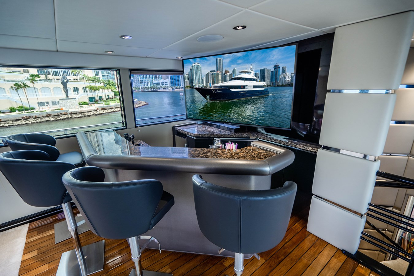 https://arconyachts.ams3.digitaloceanspaces.com/63160/conversions/large_3716918-optimize.jpg