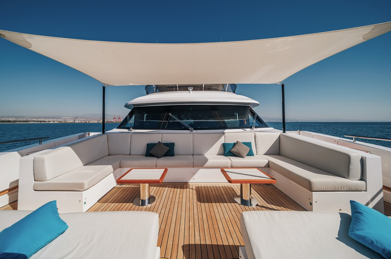 https://arconyachts.ams3.digitaloceanspaces.com/63232/conversions/large_3953492-optimize.jpg