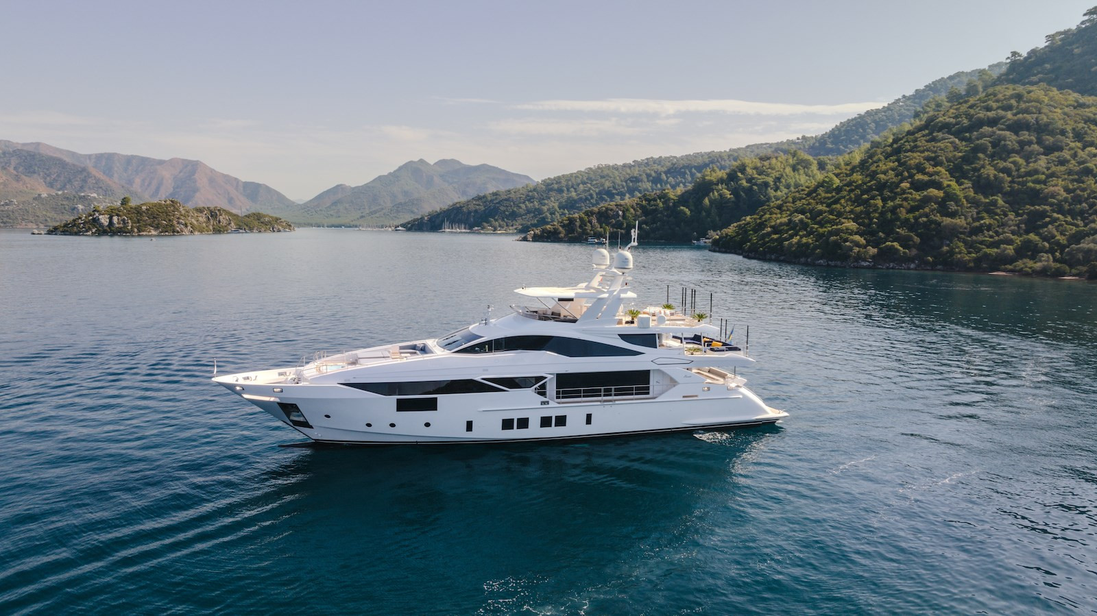 https://arconyachts.ams3.digitaloceanspaces.com/63251/conversions/large_3982308-optimize.jpg