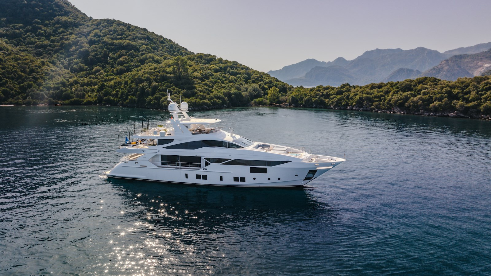 https://arconyachts.ams3.digitaloceanspaces.com/63257/conversions/large_3982310-optimize.jpg