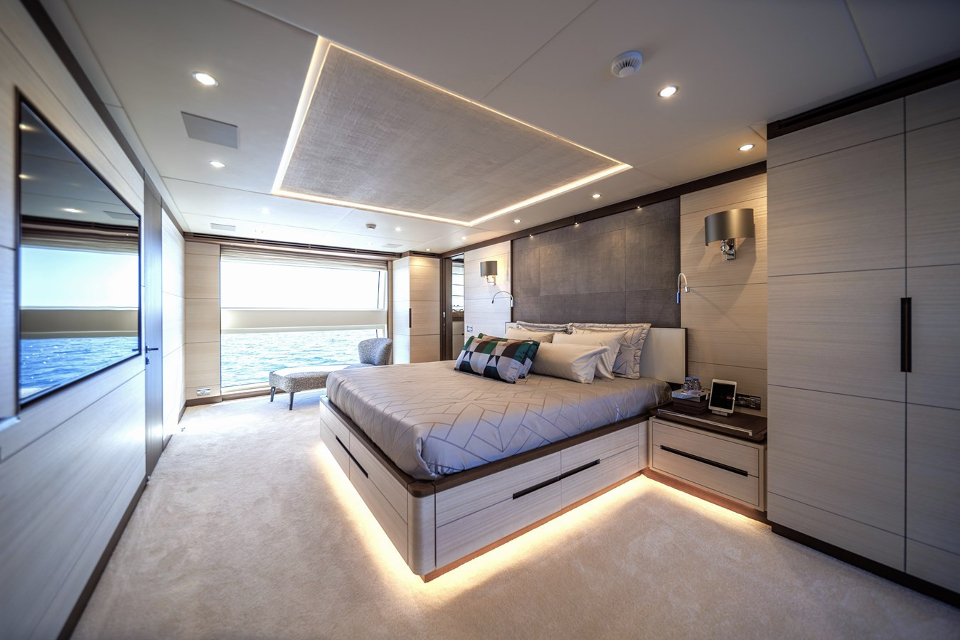 https://arconyachts.ams3.digitaloceanspaces.com/63270/conversions/large_3953506-optimize.jpg