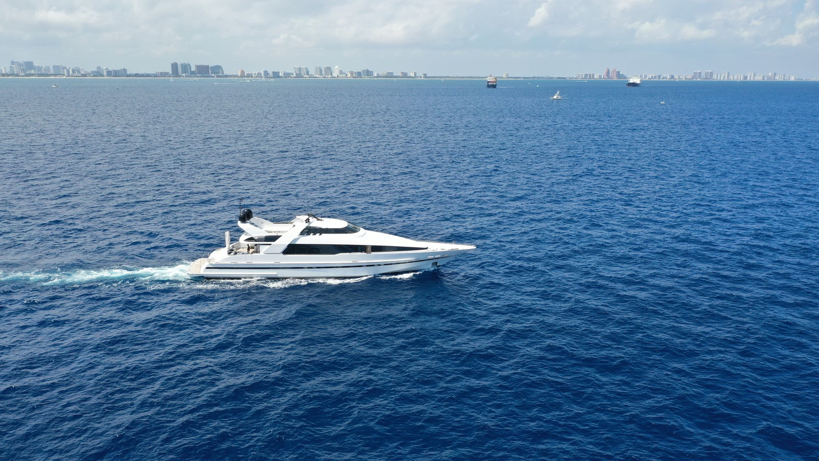 https://arconyachts.ams3.digitaloceanspaces.com/63341/conversions/large_4677267-optimize.jpg