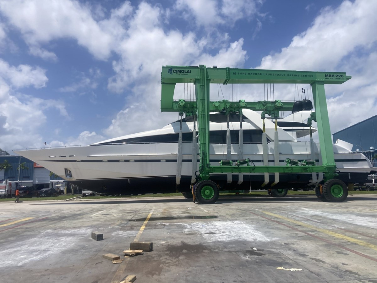 https://arconyachts.ams3.digitaloceanspaces.com/63347/conversions/large_4677337-optimize.jpg