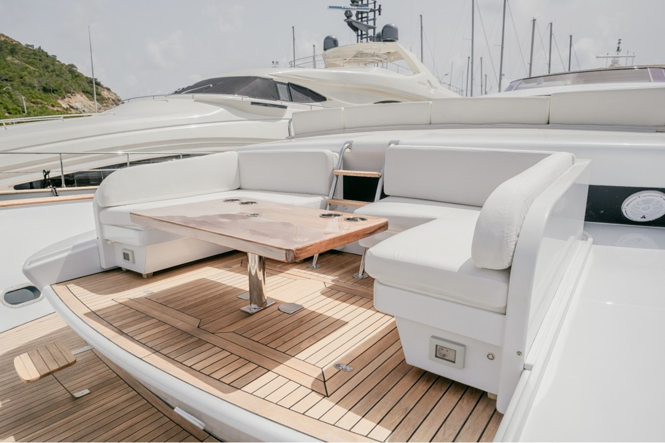 https://arconyachts.ams3.digitaloceanspaces.com/63353/conversions/large_4521853-optimize.jpg