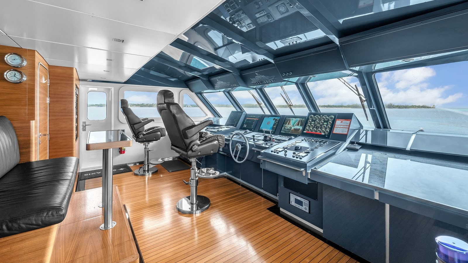 https://arconyachts.ams3.digitaloceanspaces.com/63414/conversions/large_4743201-optimize.jpg