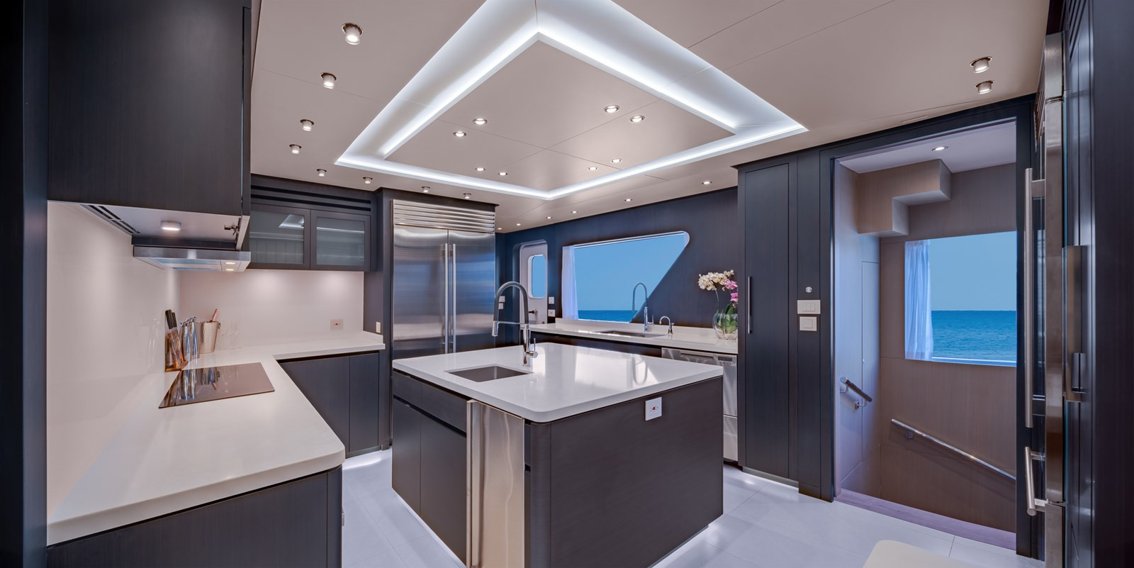 https://arconyachts.ams3.digitaloceanspaces.com/63553/conversions/large_4767351-optimize.jpg