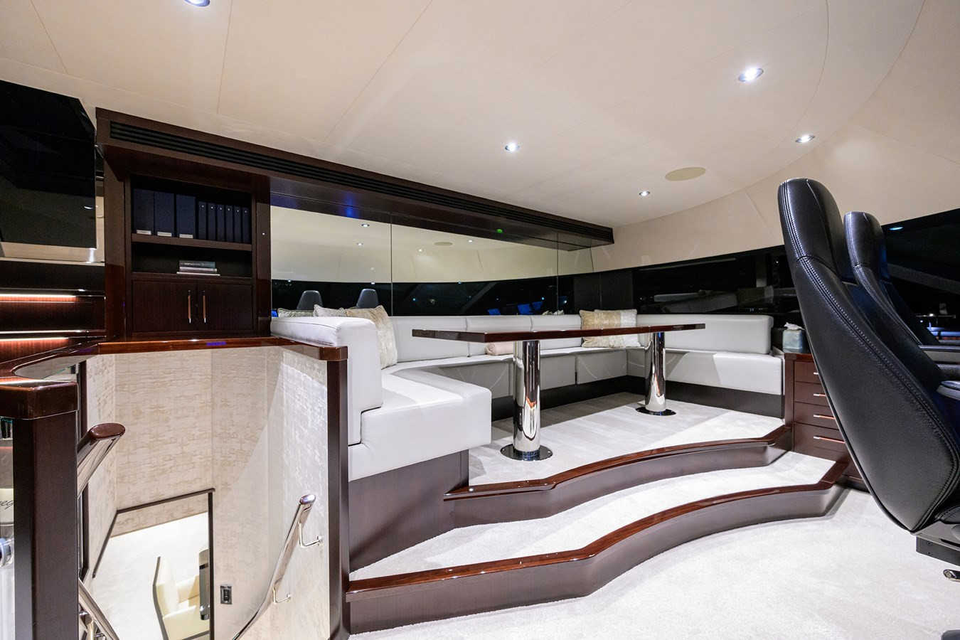 https://arconyachts.ams3.digitaloceanspaces.com/63629/conversions/large_4844410-optimize.jpg